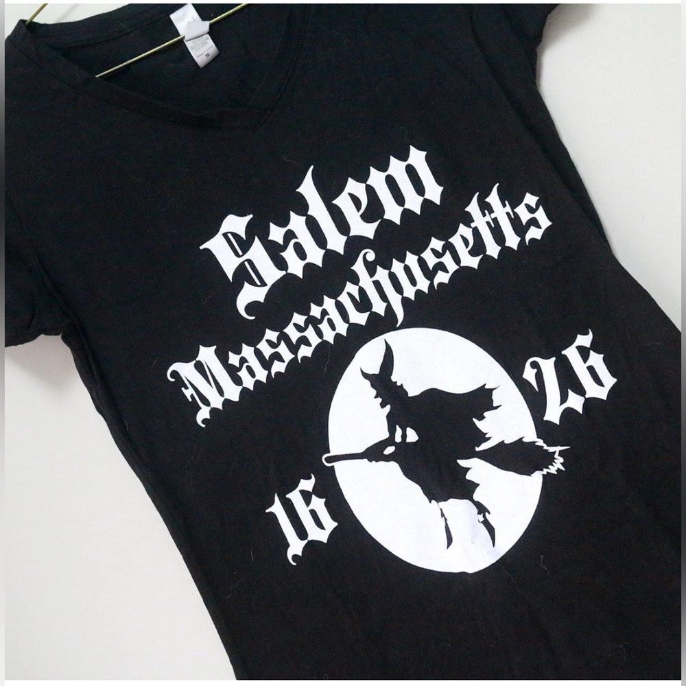 Next Level Apparel Salem Witch Halloween Graphic T shirt | Size Medium